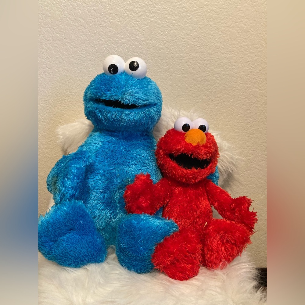Sesame Street Characters: Tickle Me Elmo & Cookie Monster